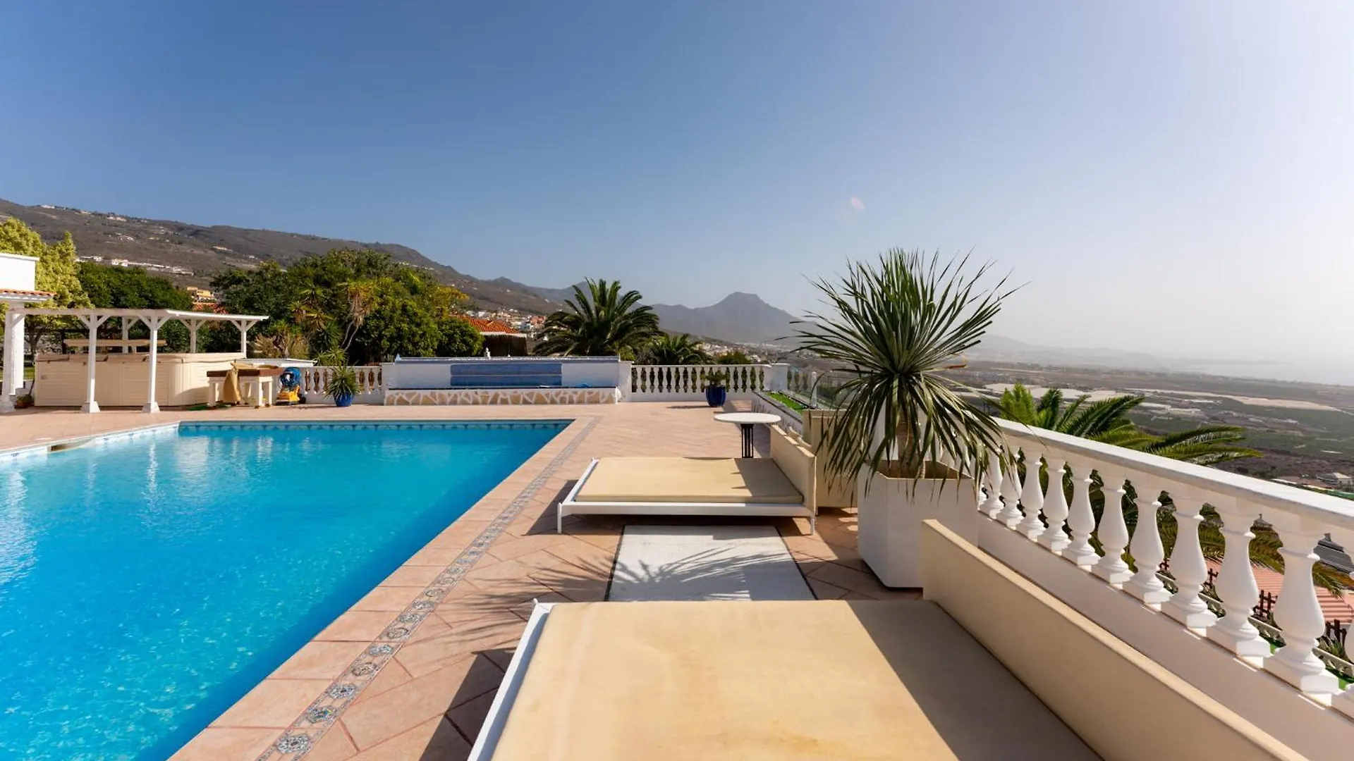 Private Luxury Villa With Jacuzzi, Beach Bar, Pool Costa Adeje