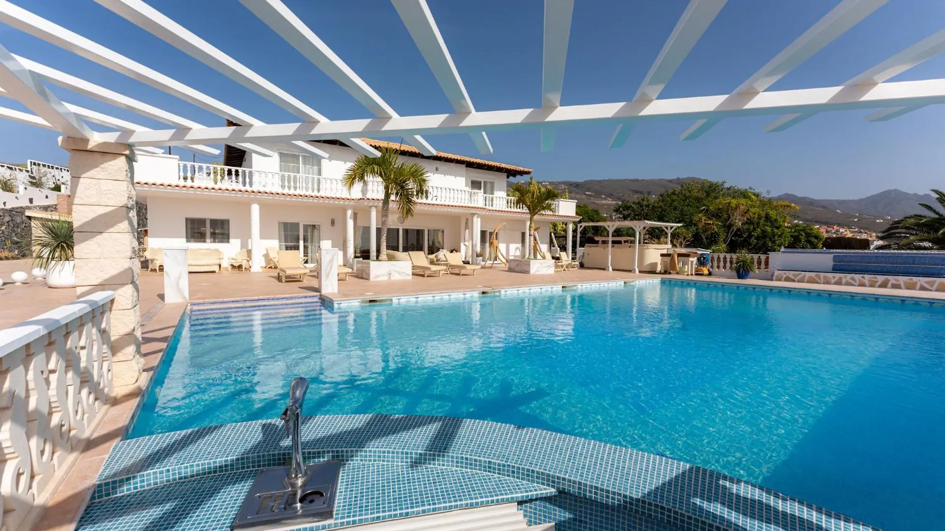 Private Luxury Villa With Jacuzzi, Beach Bar, Pool Costa Adeje